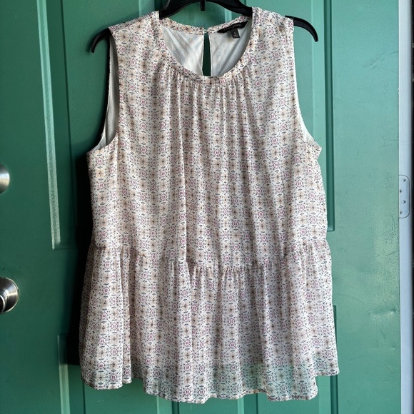 Banana Republic large sleeveless floral top - Picture 1 of 6